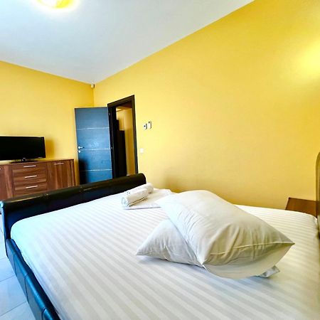 Sophia Lake View Suite Mamaia Buitenkant foto
