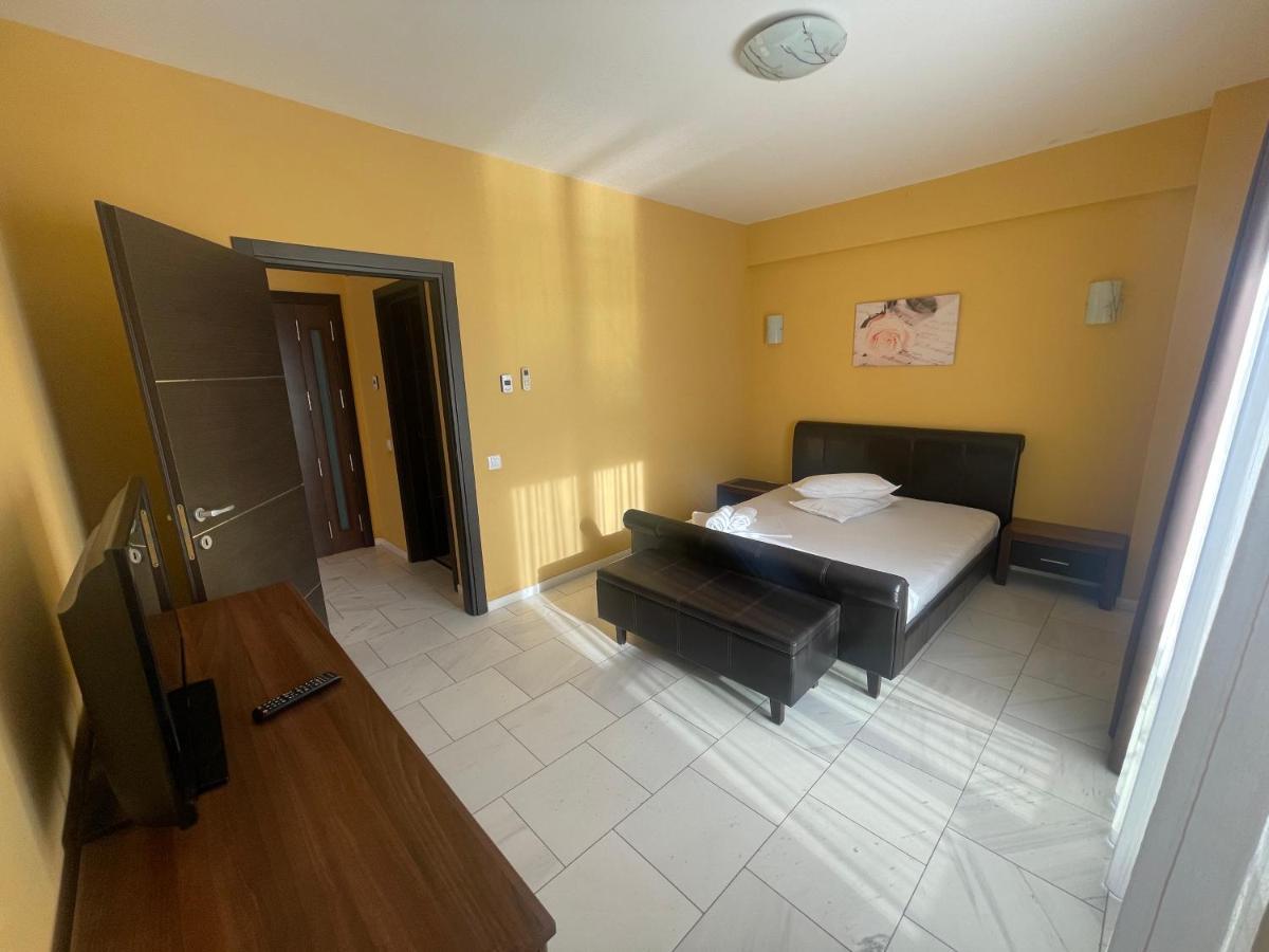 Sophia Lake View Suite Mamaia Buitenkant foto