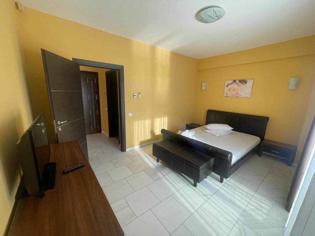 Sophia Lake View Suite Mamaia Buitenkant foto