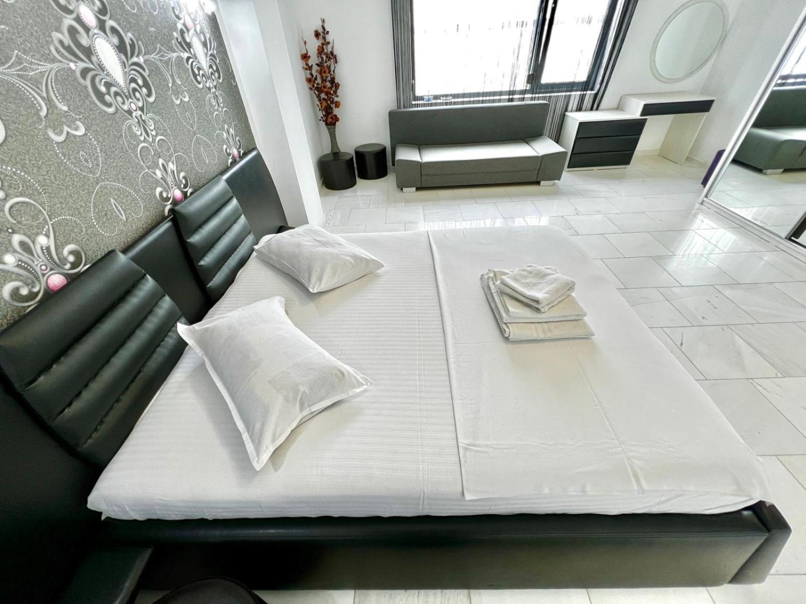 Sophia Lake View Suite Mamaia Buitenkant foto