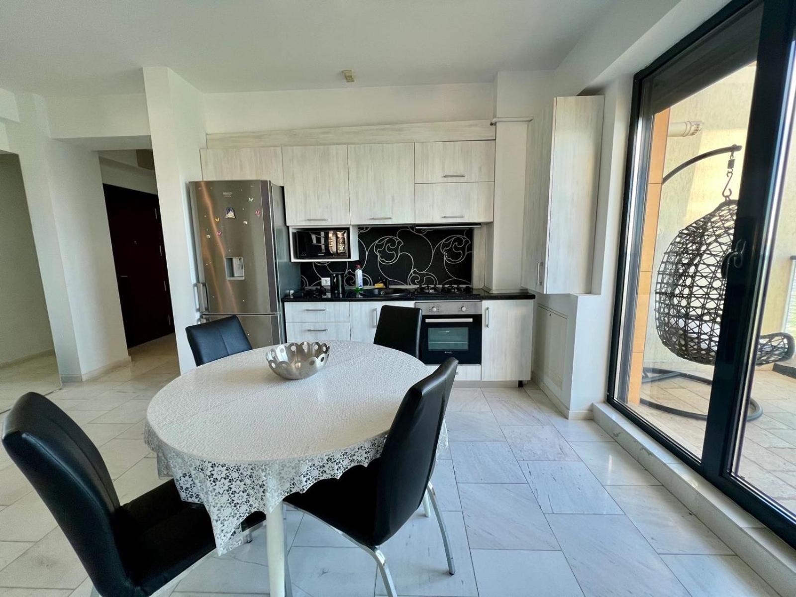 Sophia Lake View Suite Mamaia Buitenkant foto