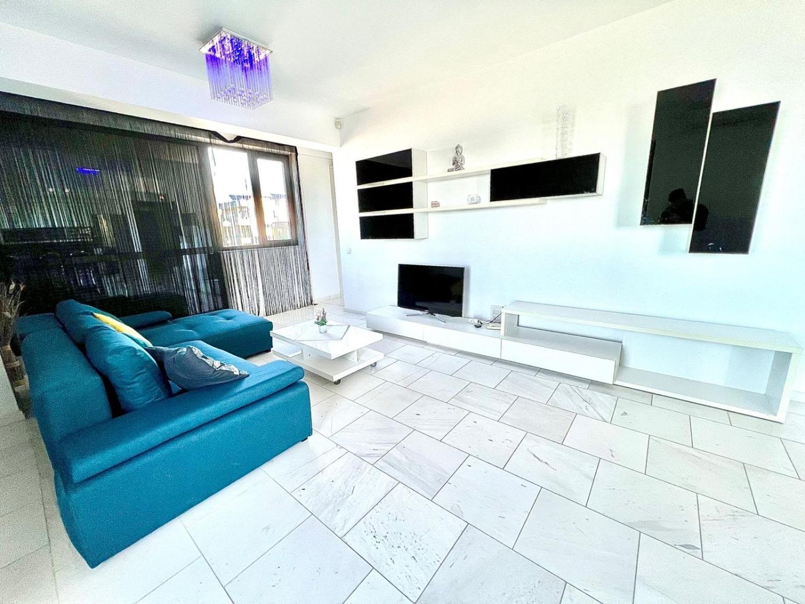 Sophia Lake View Suite Mamaia Buitenkant foto