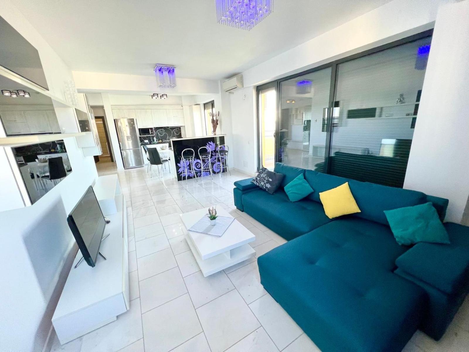 Sophia Lake View Suite Mamaia Buitenkant foto