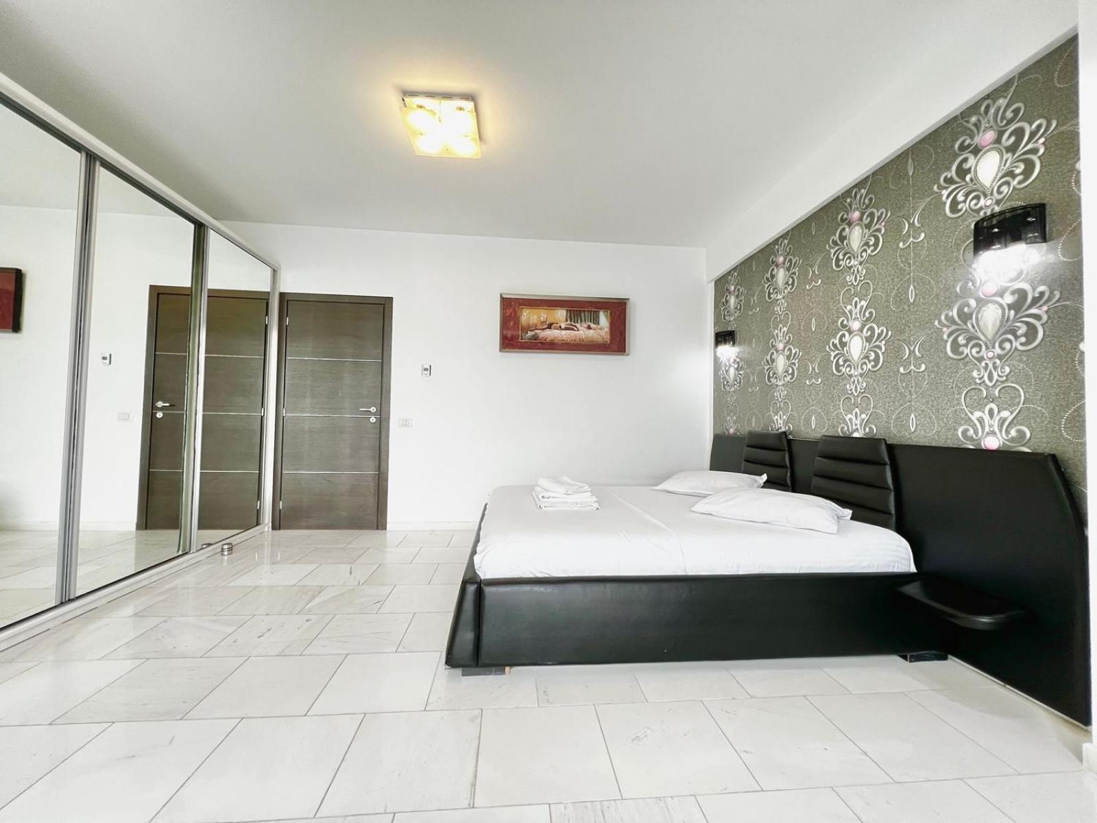 Sophia Lake View Suite Mamaia Buitenkant foto