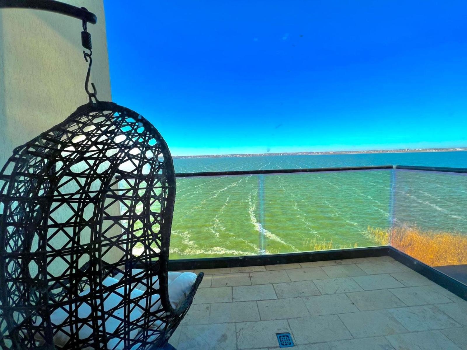 Sophia Lake View Suite Mamaia Buitenkant foto