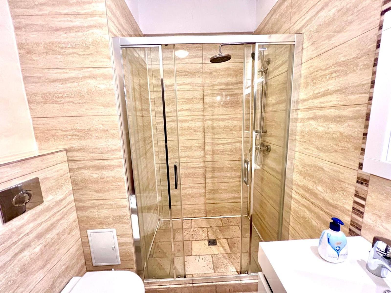 Sophia Lake View Suite Mamaia Buitenkant foto