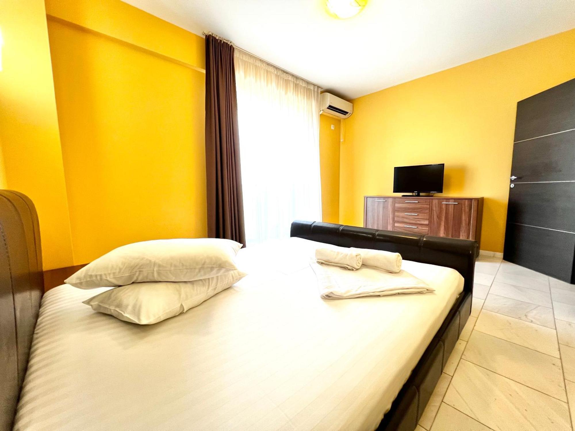 Sophia Lake View Suite Mamaia Buitenkant foto