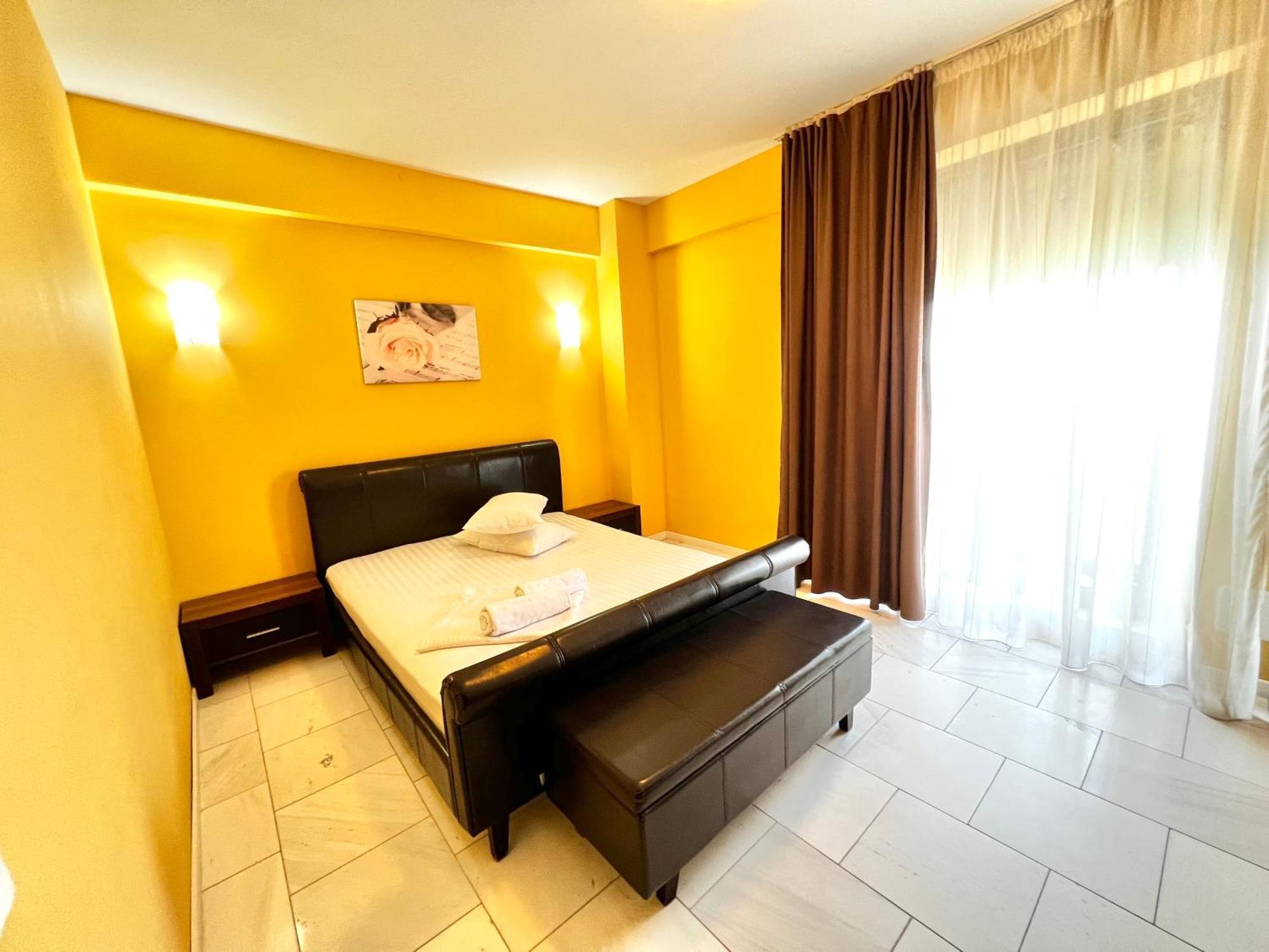 Sophia Lake View Suite Mamaia Buitenkant foto