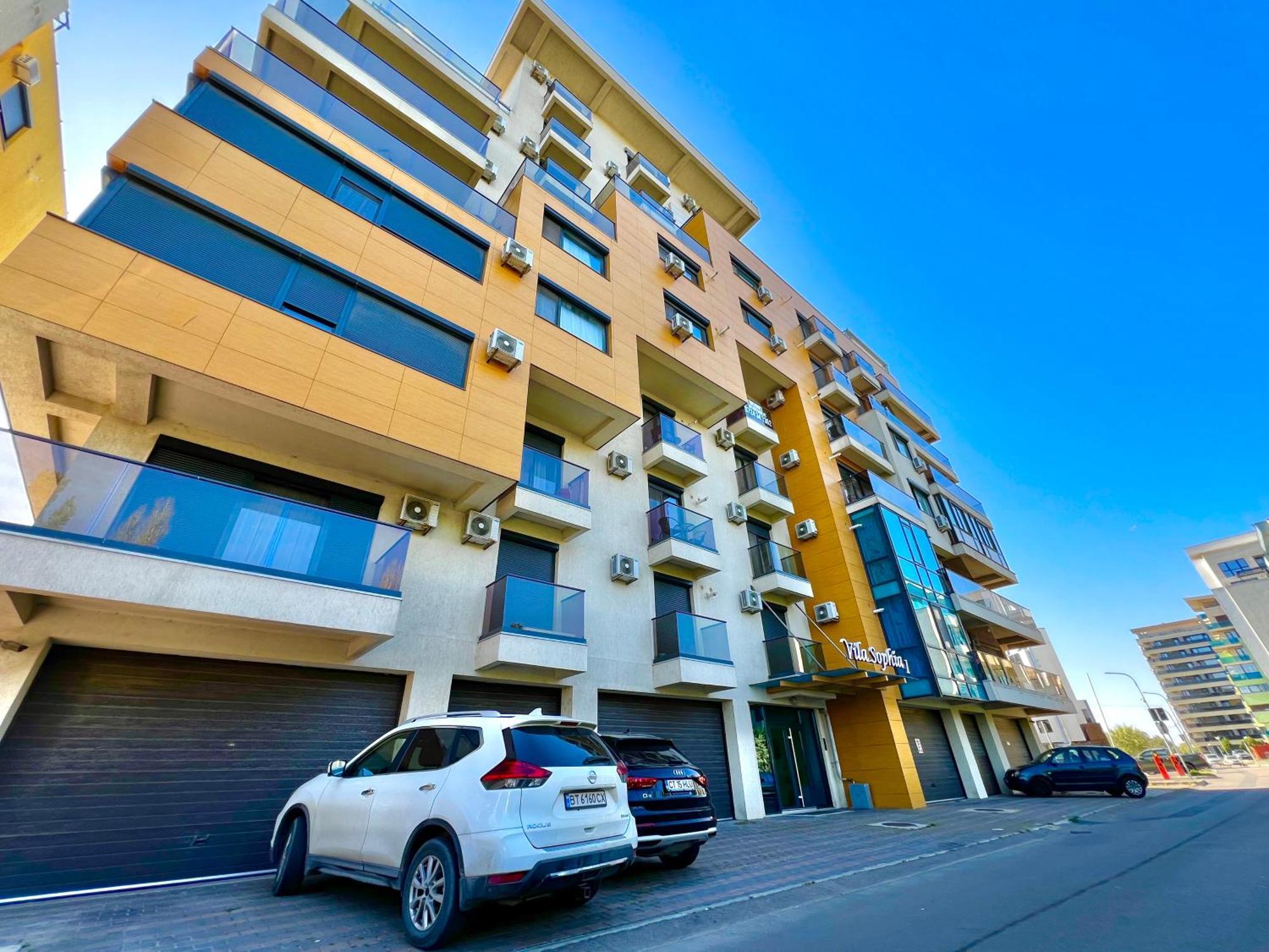 Sophia Lake View Suite Mamaia Buitenkant foto