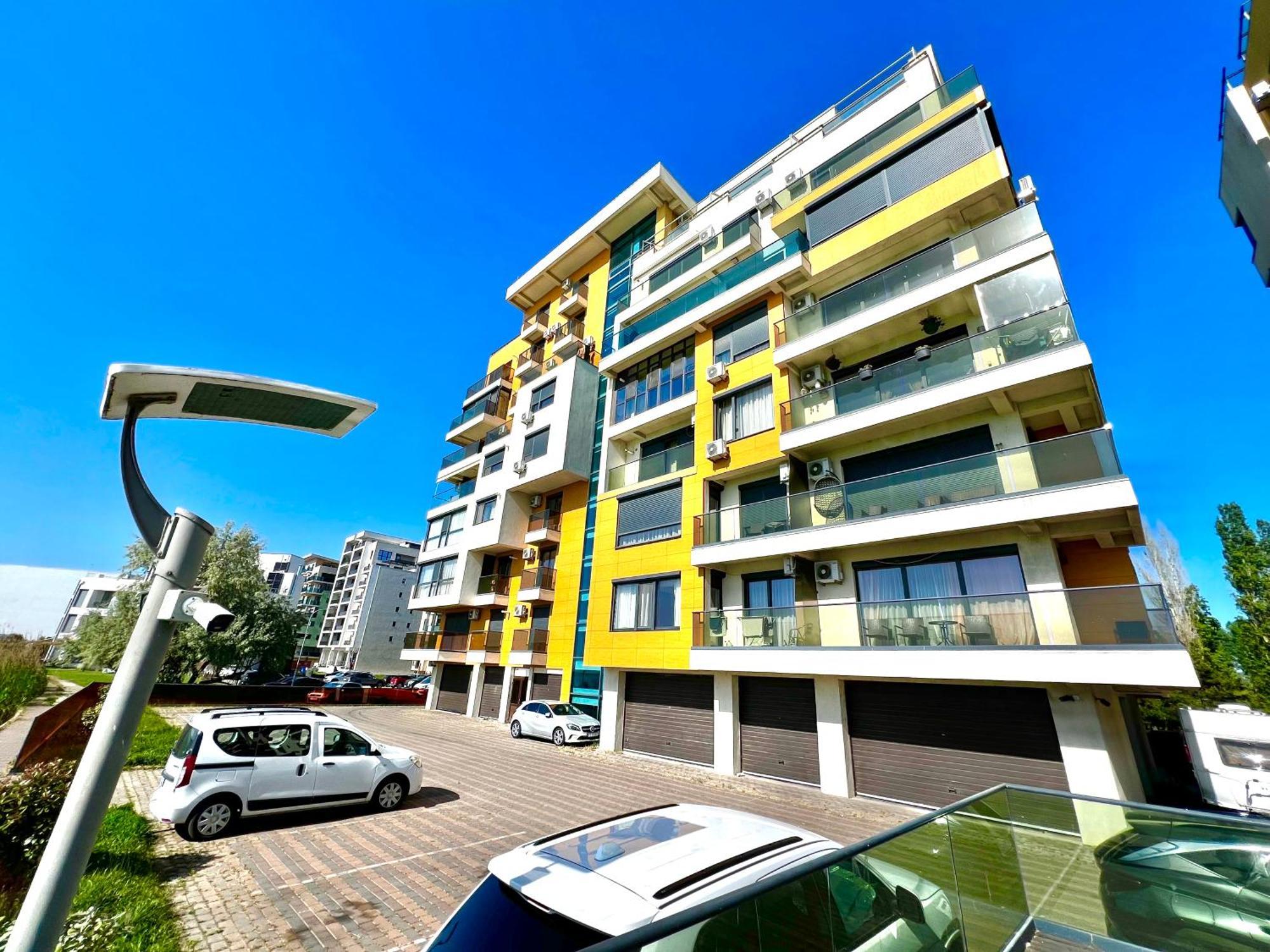Sophia Lake View Suite Mamaia Buitenkant foto